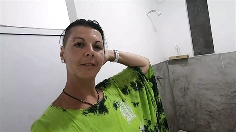 Elle Portait Un Plug Anal Toute La Journ E Au Travail Et Se Douche Avec Un Facial Xhamster