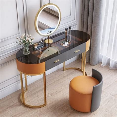 MODEL D10 – Housewifery