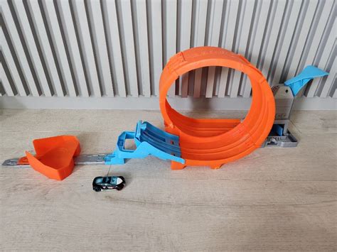 Hot Wheels Loop Stunt Champion Dual Track Loop Hobbies Toys Toys Games On Carousell