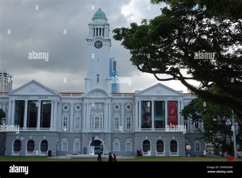 Lancien Hôtel De Ville De Singapour Est Maintenant Le Victoria Theatre