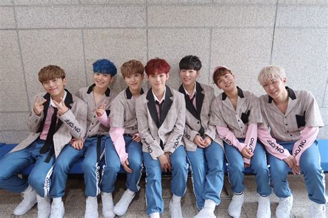 온앤오프 (ONF) Official on Twitter: "[#LightONF] 따스한 햇살 아래 온앤오프 굿밤되세요🌝 ...