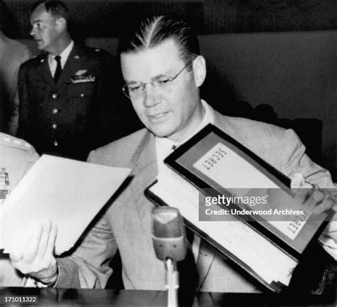 735 Fotos E Imágenes De Alta Resolución De Robert Mcnamara Getty Images