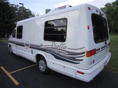 1999 Used Winnebago Rialta Qd Class B In Illinois Il