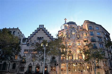 Gaudi Full Day Tour in Barcelona - Park Guell Tour - Context Travel