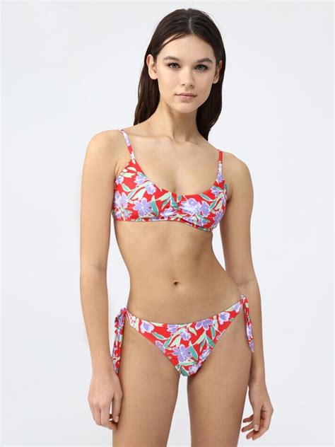 El bikini de Lefties por menos de 5 euros que renueva nuestros trajes de baño de golpe
