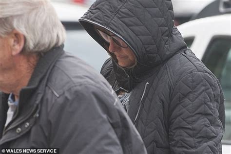 Teacher Banned From The Classroom Over Nude Images Of Girl Daily Mail Online