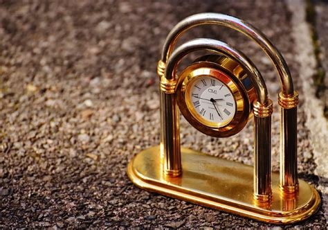 Подарок начальнику на юбилей в 30, 40, 50, 60 и 70 лет: мужчине и женщине