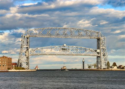 aerial lift bridge twin ports