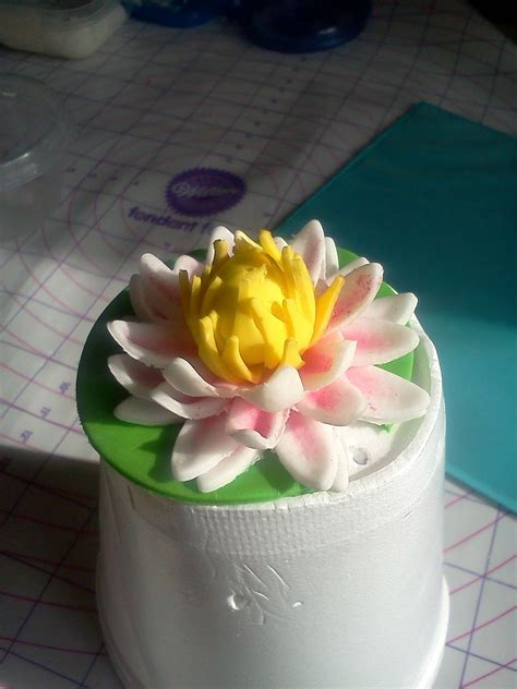 Cake Or Bust Water Lily Tutorial Fondant Flower Tutorial Fondant