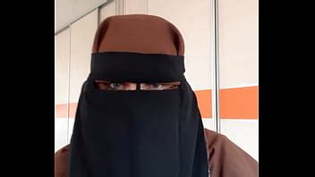 Ama De Llaves En Delantal Poni Ndose Niqab Xvideos