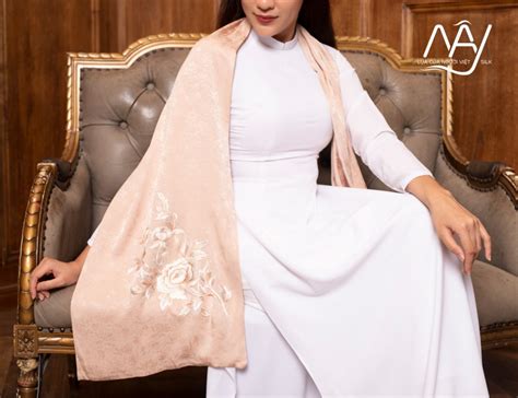 Kh N L A Cao C P Th U Tay Hoa M U N M U Nude