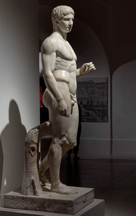 Дорифор. Неаполь, Национальный археологический музей.