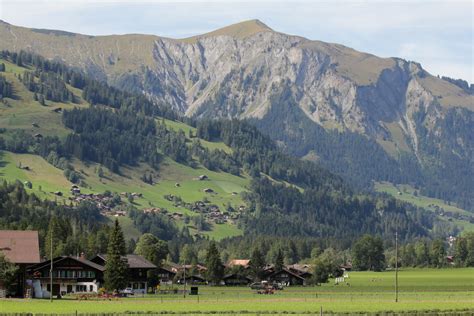 Lenk Im Simmental Im Kanton Bern In Der Schweiz Lenk Im Si Flickr