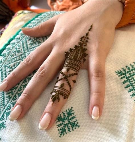 Pin Van 🎀 Op 𝙝𝙚𝙣𝙣𝙖 Henna Tatoeage Hand Henna Tatoeage Ontwerpen