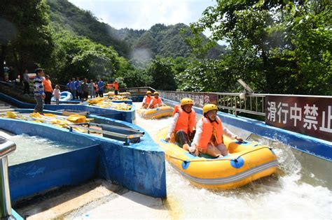 贵州黄平野洞河峡谷漂流开漂 纵享夏日凉爽时光央广网