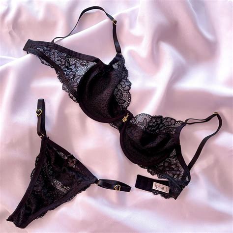 Conjunto Hera Lingerie Rendado Bojo E Reguladores Em Formato De