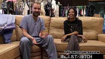 El coño de Yesenia Youso recibe una corrida XVIDEOS