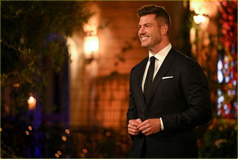 'Bachelor' Fans Think Clayton Echard & Host Jesse Palmer Look So Much ...