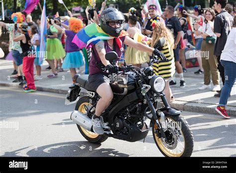 Gij N Asturias Espa A D A Del Orgullo Gay El Orgull N Del Norte Demostraci N Del Orgullo