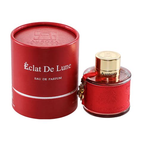 Eclat De Lune Red es una ligera fragancia floral femenina...