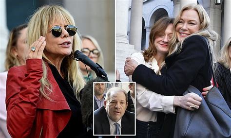Harvey Weinstein Still Faces Sex Assault Charges In Los Angeles Daily Mail Online