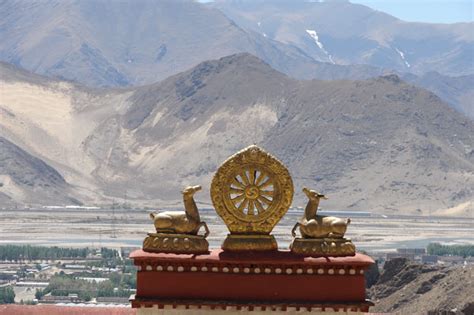 Иллюстрации к "Тибет: Страна загадок и открытий"