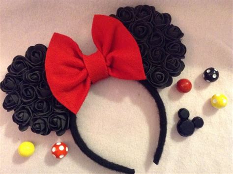 Mouse Ears Small Black Rose