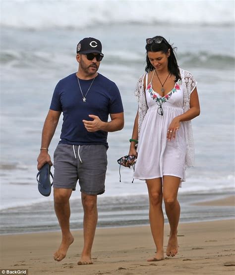 9 Hot Sexy Darcie Lincoln Bikini Pics