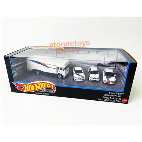 Hot Wheels Bmw Premium Garage Bmw M E Bmw M Bmw M E Fleet Flyer Dash L Set