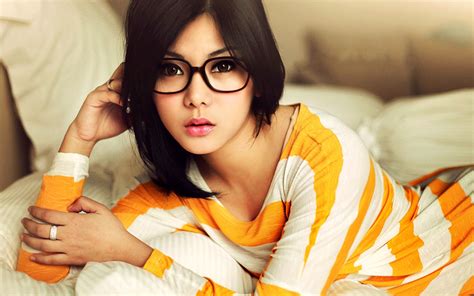 Brunette Glasses Beauty Model Fashion Photo Wallpaper X