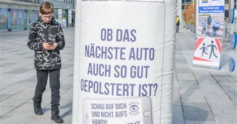 Ablenkung im Straßenverkehr Adieu sagen