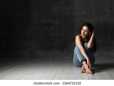 Sexy Sensual Beautiful Woman Posing Naked Stock Photo 1364721518 Shutterstock