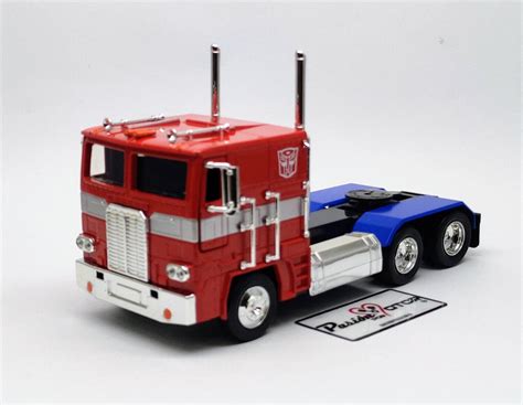 132 Freightliner Fl86 Coe Optimus Prime Generacion 1 Transformers