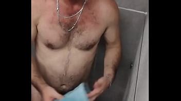 Um banho gostoso cheio de tesão XVIDEOS