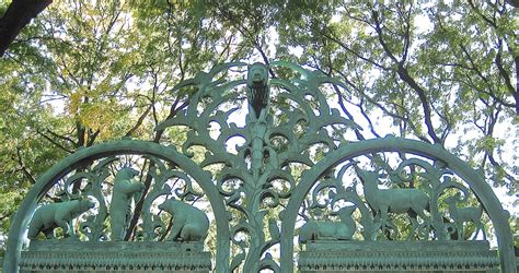 Grilles Du Zoo Du Bronx New York City Be Monumen