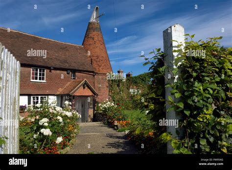 Oast house. Goudhurst. Kent. England. UK. Europe Stock Photo - Alamy