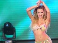 Naked Erika Mitdank in Bailando por un sueño