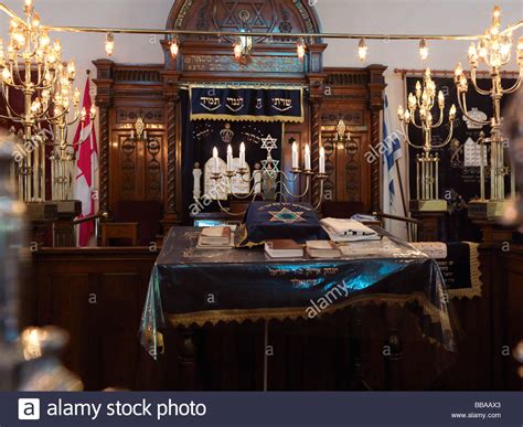 Interior of jewish synagogue hi-res stock photography and images - Alamy