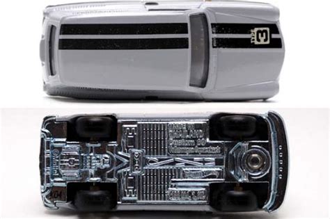 Air CooledのCUSTOM 69 VOLKSWAGEN SQUAREBACKのレビュー60年代からそのまま来たような空冷車 DWH75 Hot Wheels 情報まとめ