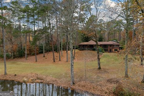 College Park Fulton County Ga Lakefront Property Waterfront Property House For Sale Property