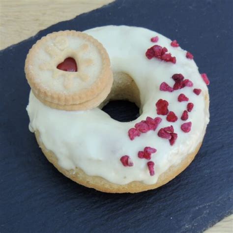 Simply Marvellous Cakes Blondie Broughnut Jammie Dodger