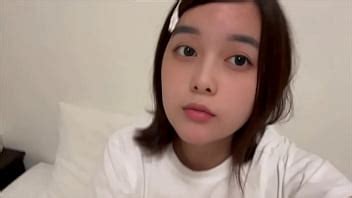 お風呂あがりに彼氏の臭いパンツを嗅ぎながらおまんこを吸うおもちゃでオナニーする変態女子大生 XVIDEOS