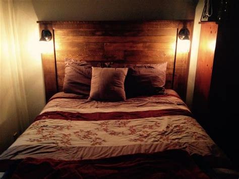 Diy Pallet Headboard With Lights Pallet Wood Projects