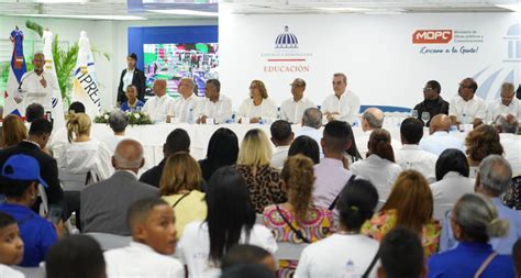 Abinader Inaugura Escuela E Instituto Preparatorio En San Cristóbal