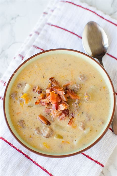 Slow Cooker Cheeseburger Soup