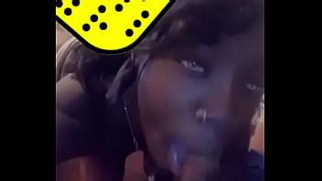 Ébène salope donne la tête méchante à la BBC XVIDEOS