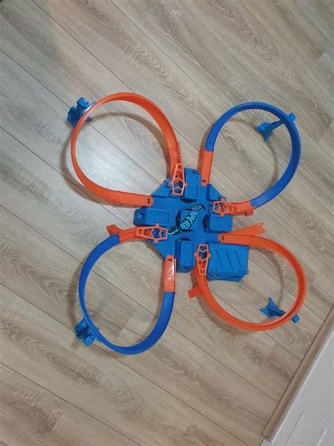 Hot Wheels Criss Cross Crash