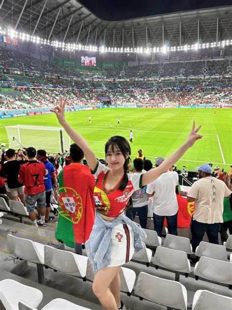 Hot Girl Vi T Nam Sang Qatar Xem World Cup C M C O I N O L I V N C