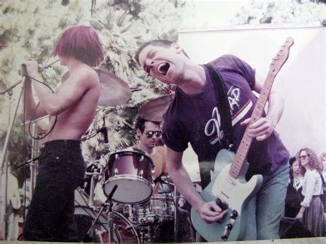 Red Hot Chili Peppers Elhunyt A Banda Egykori Git Rosa Jack Sherman Rockvil G Hu Online