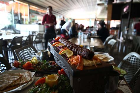 Adanada Yeni Lezzet Metrelik Adana Boru Kebabı